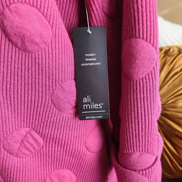 SOLD Berry Polkadot jacket - Picture 4 of 6